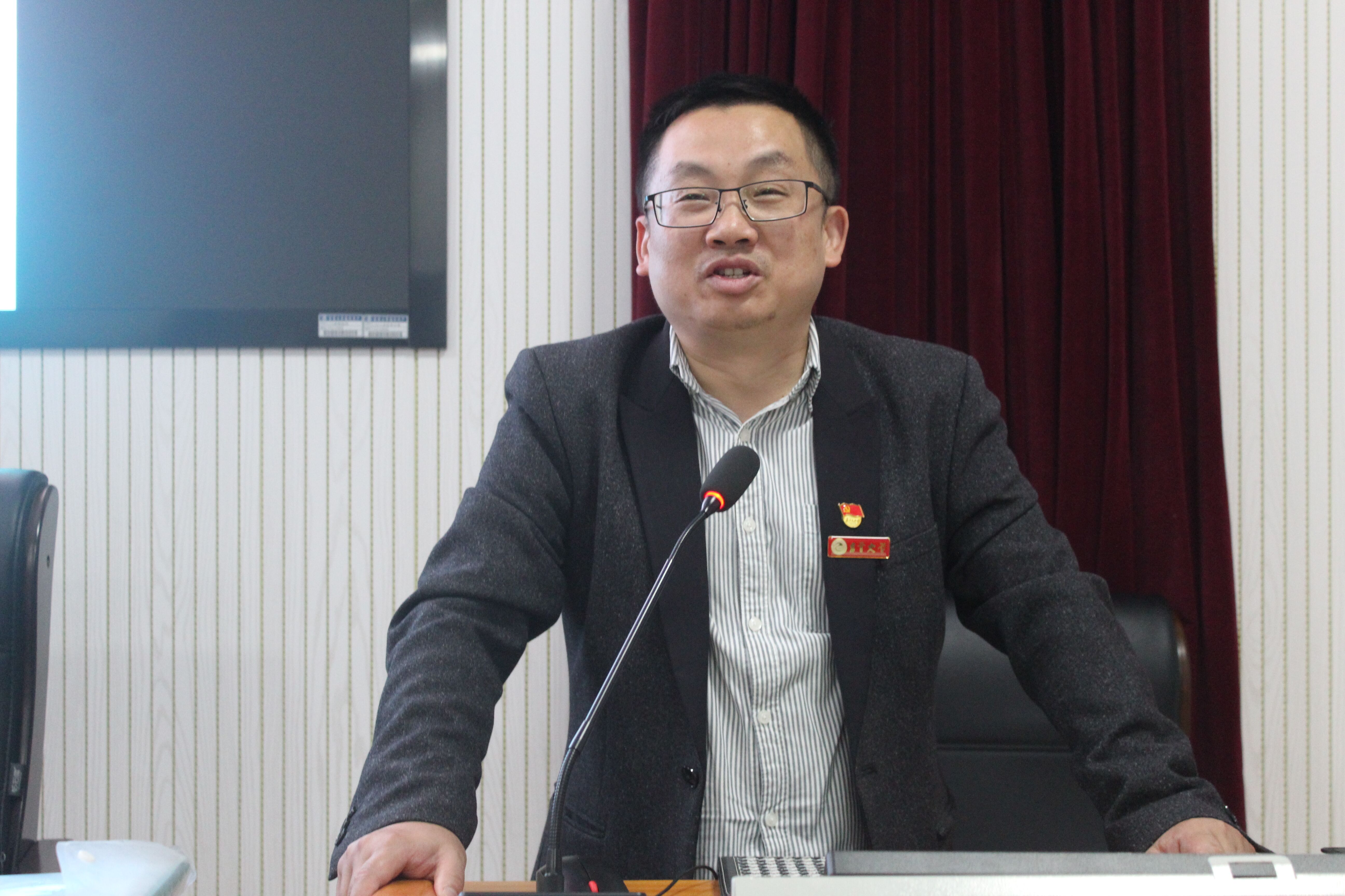 MK体育官网